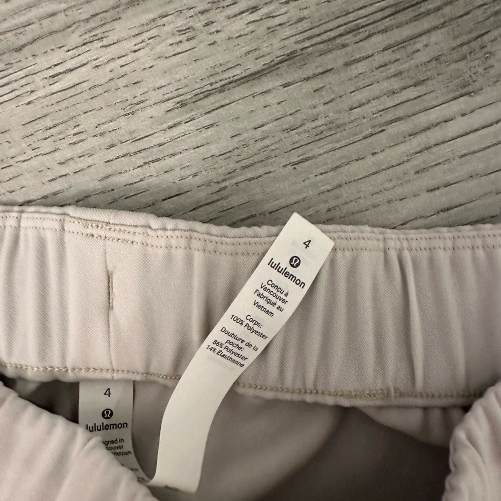 Lululemon high rise cropped pants